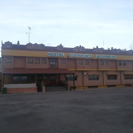 Hostal Botafumeiro Mota del Marqués Kültér fotó