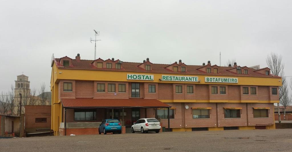 Hostal Botafumeiro Mota del Marqués Kültér fotó
